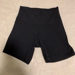 SIZE 6 black LULULEMON ALIGN bike shorts, 6 inch inseam